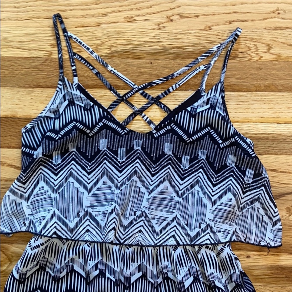 Speechless - Midi Crisscross Dress - L - Picture 3 of 8